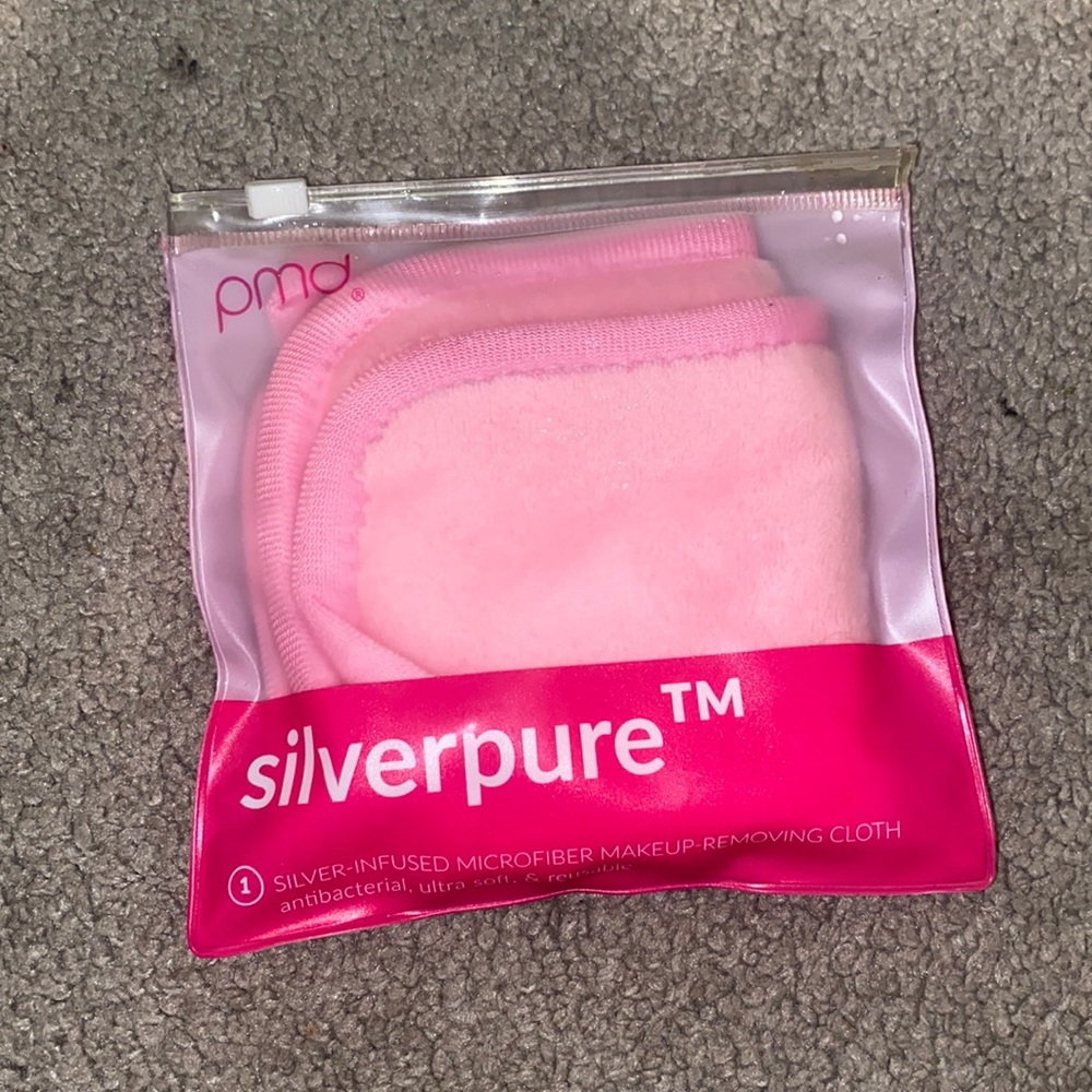 Silver infused microfiber make up removing cloth